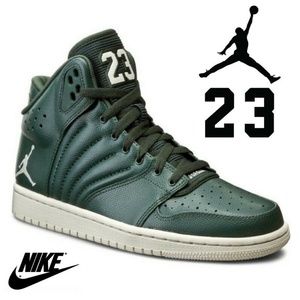 Nike Men's Air Jordan 1 Flight 4 Hi Top Sneaker